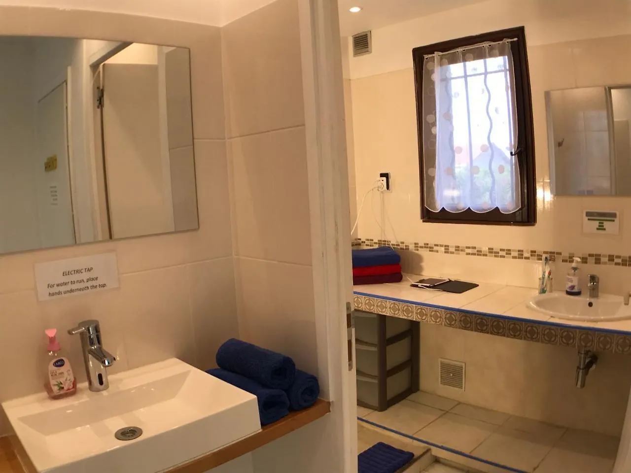 Debbie'S Crew House Hostel Αντίμπ