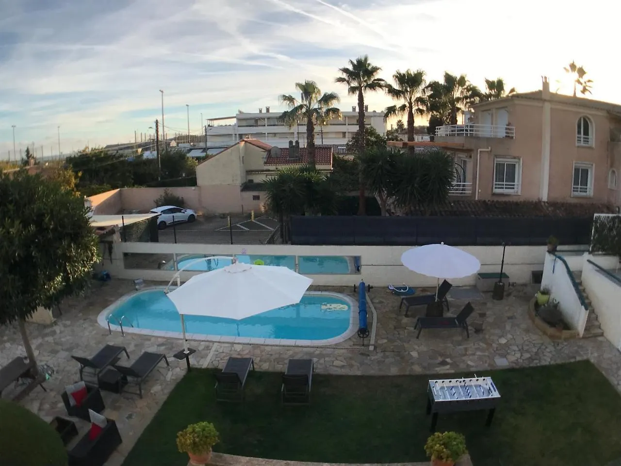 Debbie'S Crew House Hostel Αντίμπ