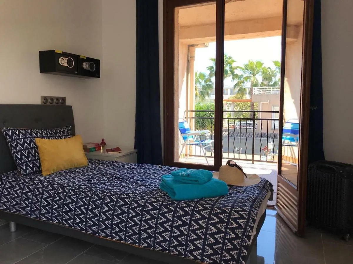 Debbie'S Crew House Hostel Αντίμπ Γαλλία