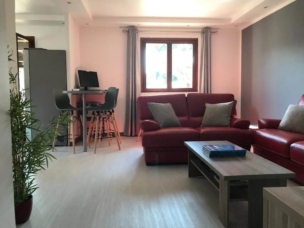Debbie'S Crew House Hostel Αντίμπ 0*,  Γαλλία