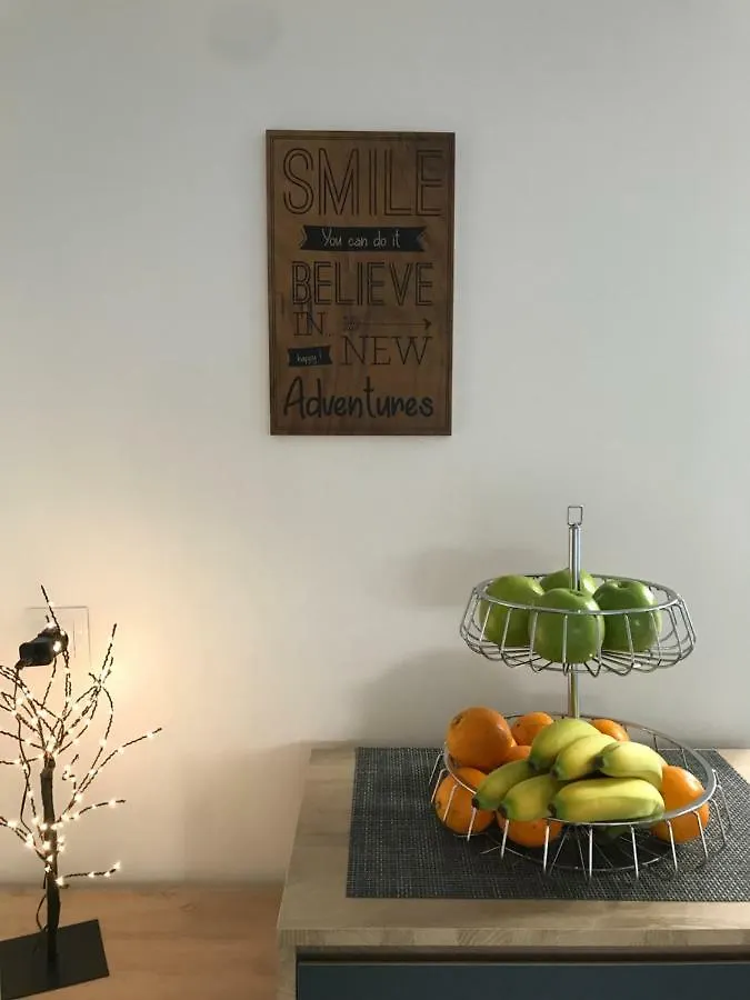 Debbie'S Crew House Hostel Αντίμπ