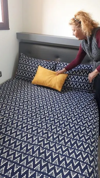 Debbie'S Crew House Hostel Αντίμπ