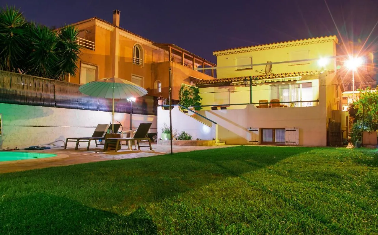 Auberge de jeunesse Debbie'S Crew House à Antibes 0*,